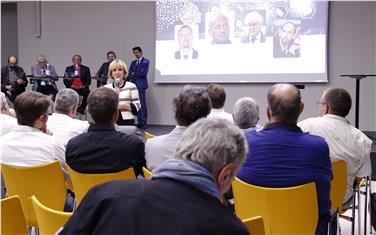 L'intervento dell'assessora Deeg durante il convegno al NOI Techpark. Foto: USP